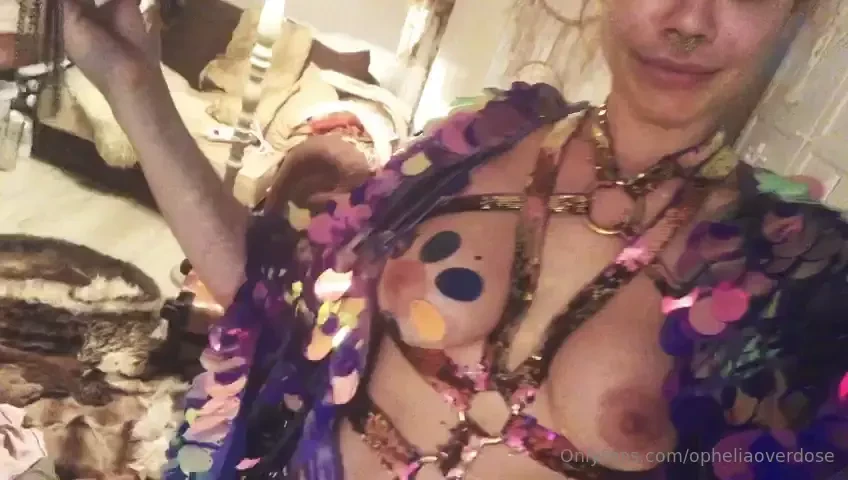 I used the wrong glue to attach the sequins to my boob and that s how 