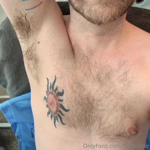 Sweaty hump day pits