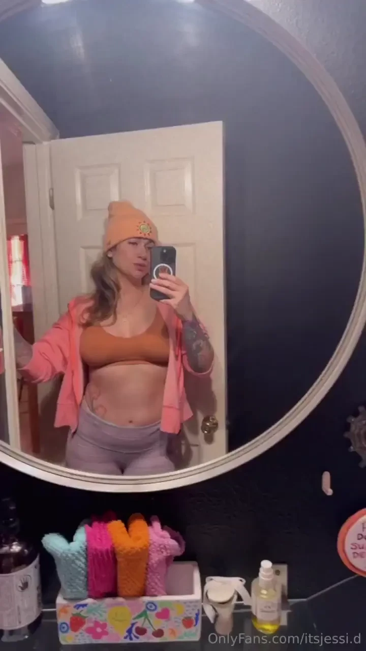 Got a treat for you itsjessid over 1000 spicy photos for your viewing 