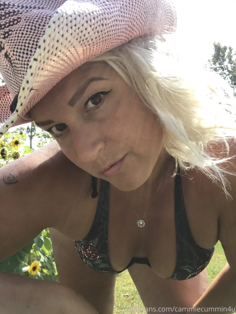 Been wanting to be a bad girl but playing it good for now 