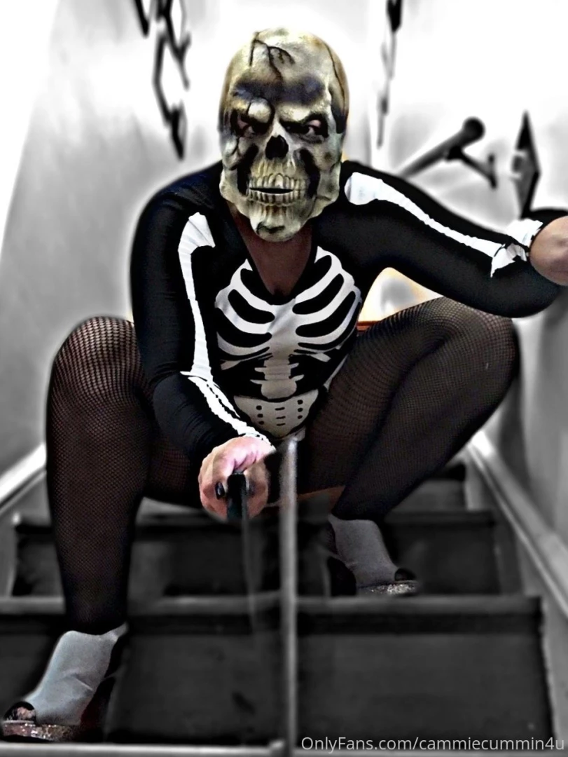 Bad bitch wants to get boned part 1 