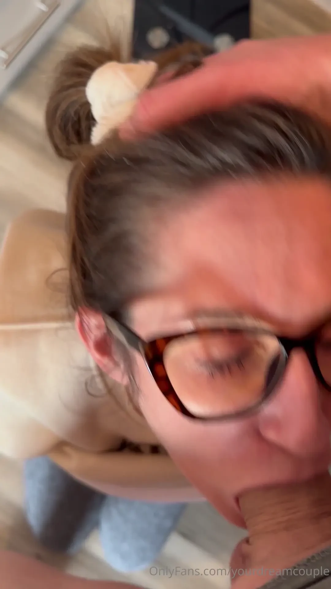 Love starting my monday with a quick face fuck 
