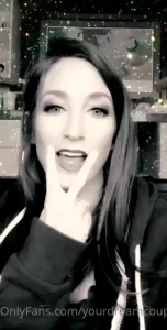 Goodnight you sexy bitches ps eat some pussy tonight baby girl