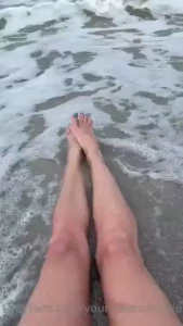 Good morning it s raining out but i don t care i m enjoying the waves