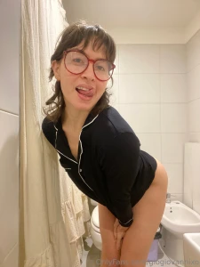 Woke up stupidly horny today how are you planning to please me cute part 1