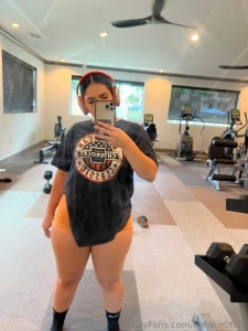 Look how hot my body looks part 1