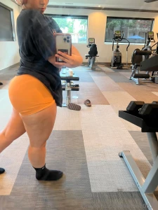 Look how hot my body looks