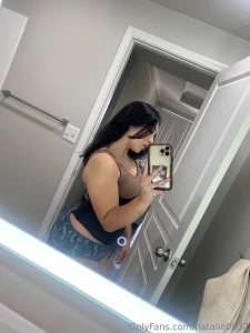 Ass and hips poppin out part 1