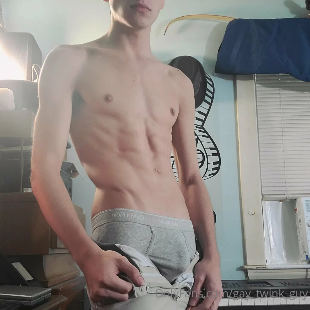 Happy humpday comment below and tell me what position you would fuck 