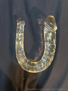 Who wants a new video with my new toys what about a new custom request