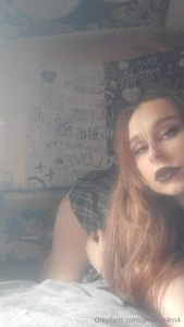 Since non of you have seen me dressed up per say i ll bless you with part 2