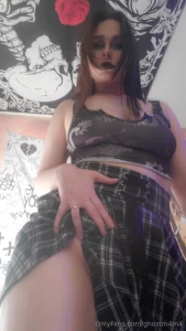 Since non of you have seen me dressed up per say i ll bless you with part 1