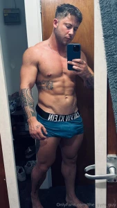 Fly out on holiday on tuesday dm me any holiday content requests today