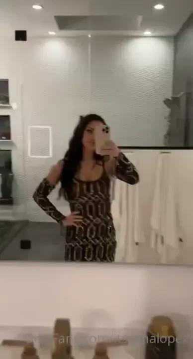 Would you fuck me at a house party in the bathroom 