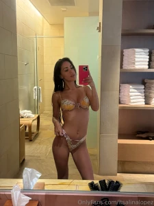 More hot mirror selfies cuz why not part 1