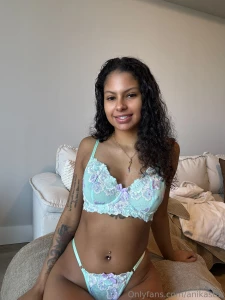 Wanna sext right now dm me let s play