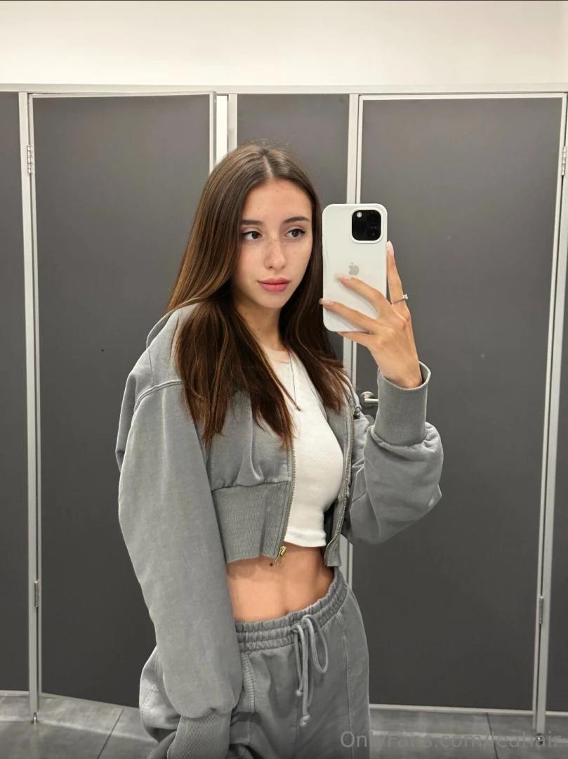 Hot girl iisabella_love this innocent cutie iisabella_love loves to part 1 