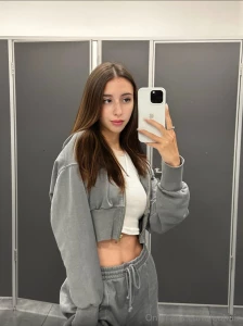 Hot girl iisabella_love this innocent cutie iisabella_love loves to part 1