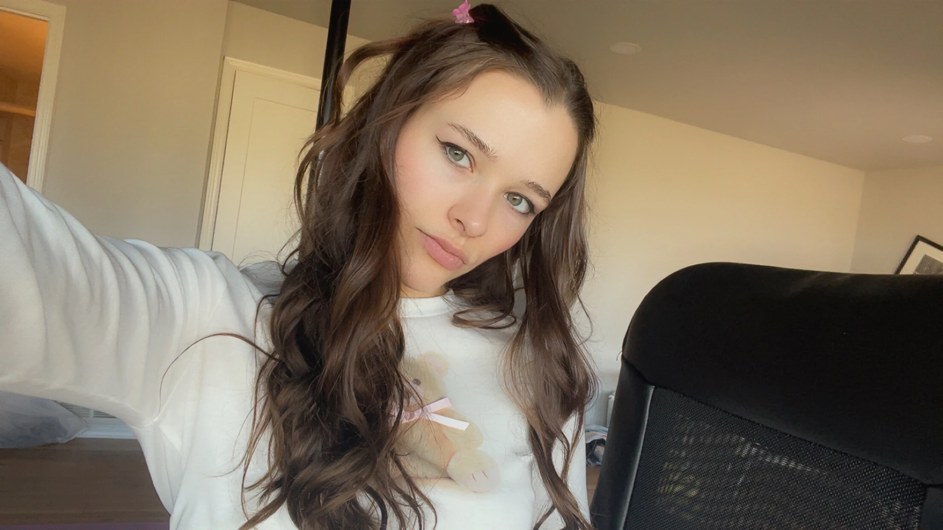 I had so much fun livestreaming the other day should i do it more 