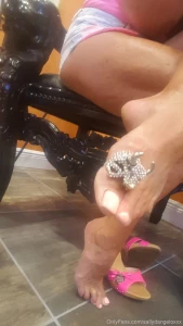 Check out the toe ring cuck he wants your ga sal