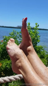 sallydangeloxxx - A little barefoot dance to the band yesterday at lunch 