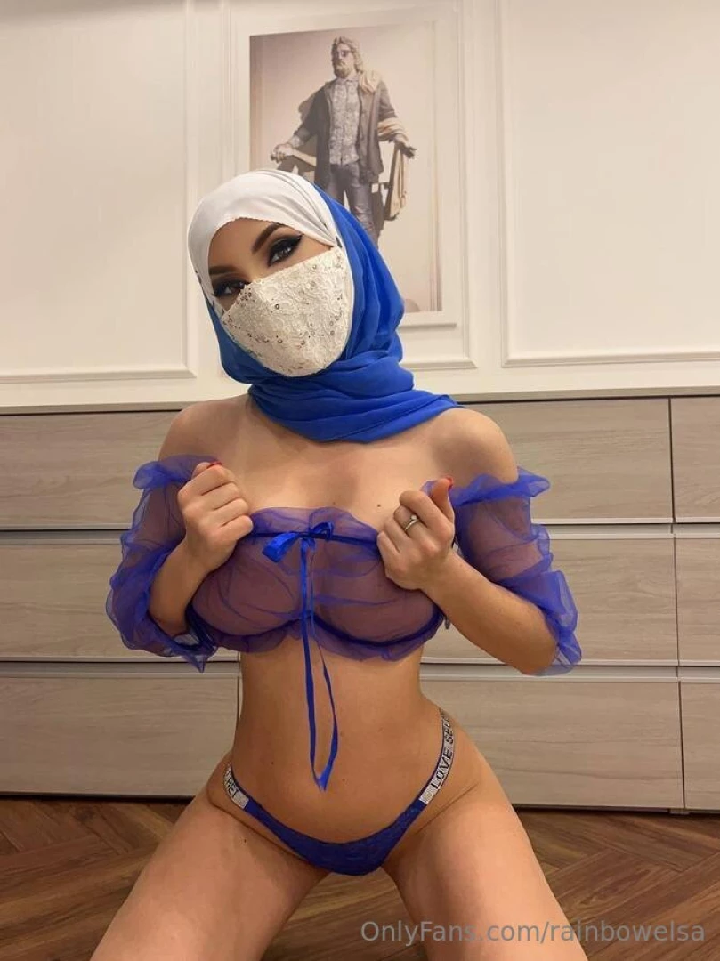 Have you ever seen such a gorgeous babe in a hijab squirting part 37 