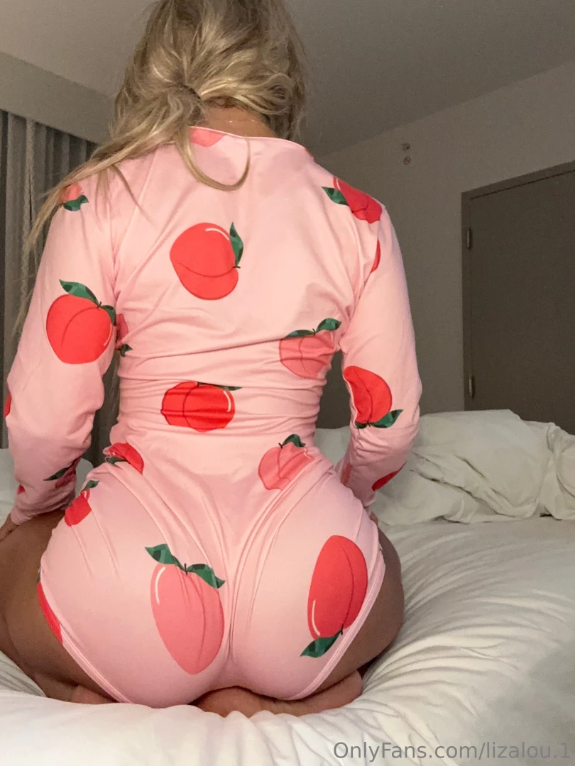 Let me read you a bedtime story and finish it off with a blowjob part 1 