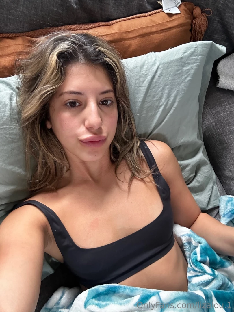 Morning baby lets spend sunday in bed 