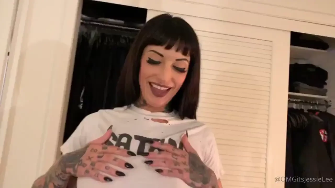 Who wants to watch me suck and get fucked in the name of satan 