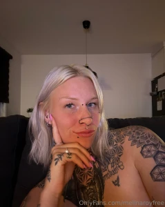 Tu veux que je te montre plus bas