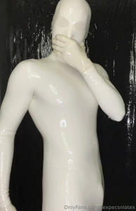 Found a few more pics of the gimp part 6