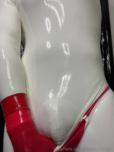 Found a few more pics of the gimp part 5