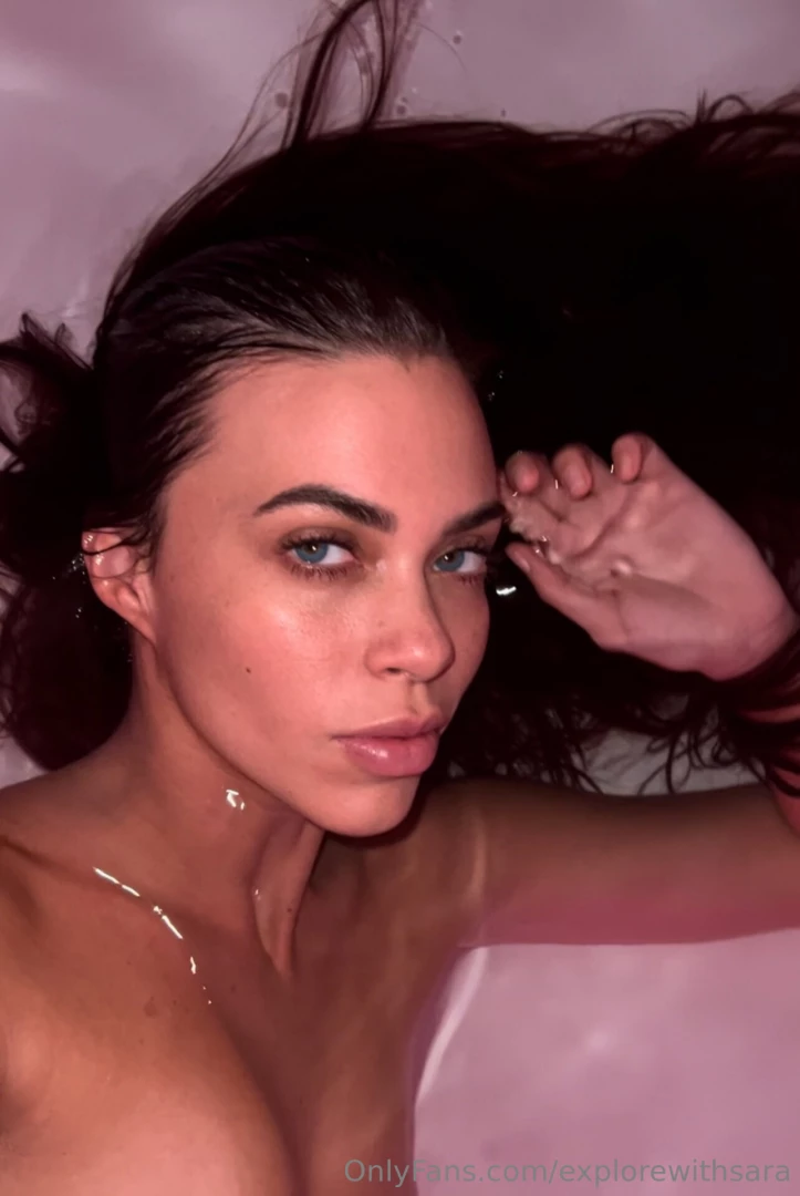 Feeling extra sexy in this float tank part 1 