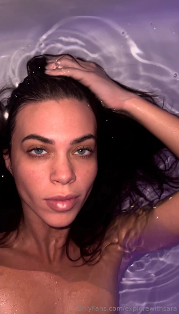 Feeling extra sexy in this float tank 