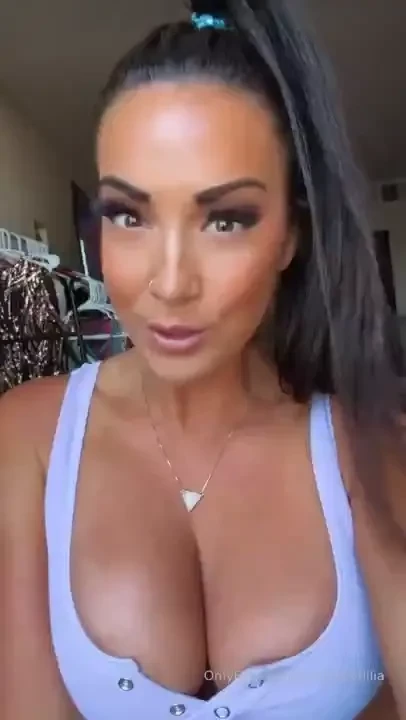 G g bundle a bundle of me sucking fucking scissoring making out using 