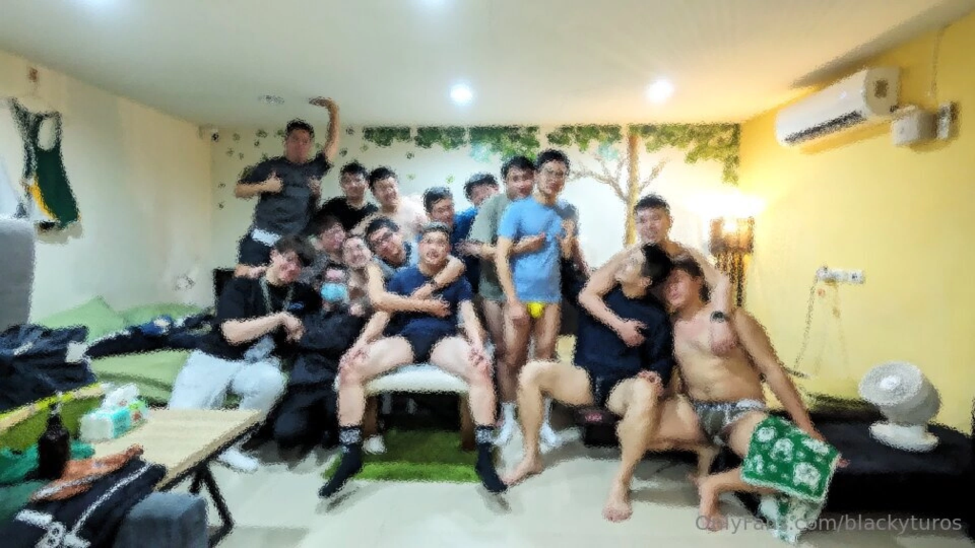 Day1 99 81 new year strip mahjong party dragon year day1 99mins 81mins part 13 