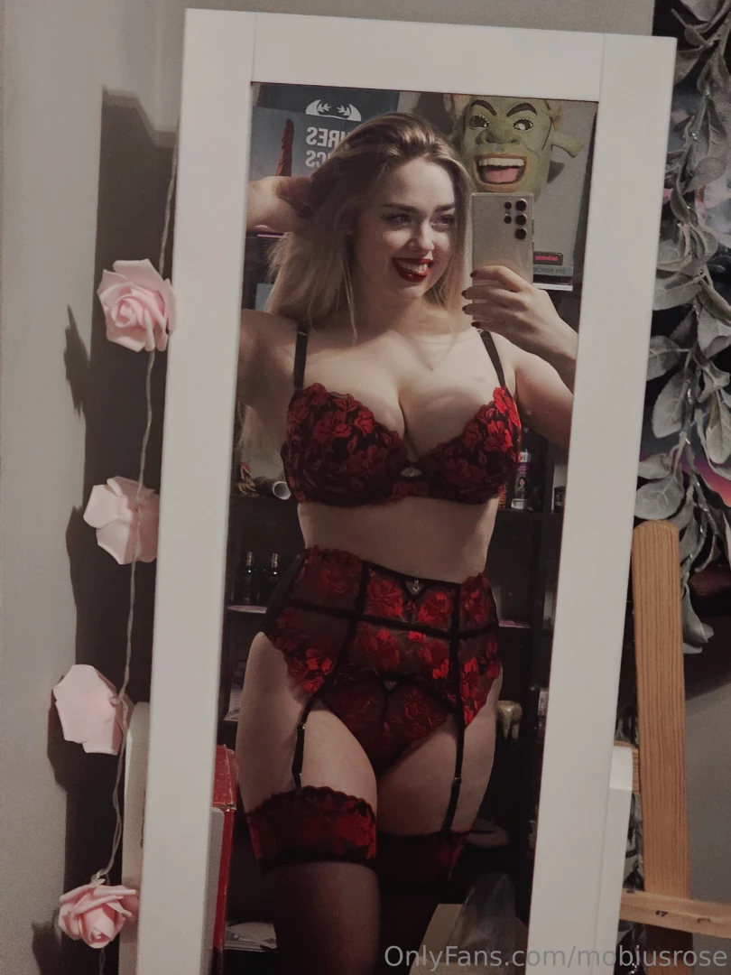 Shrek is always watching 