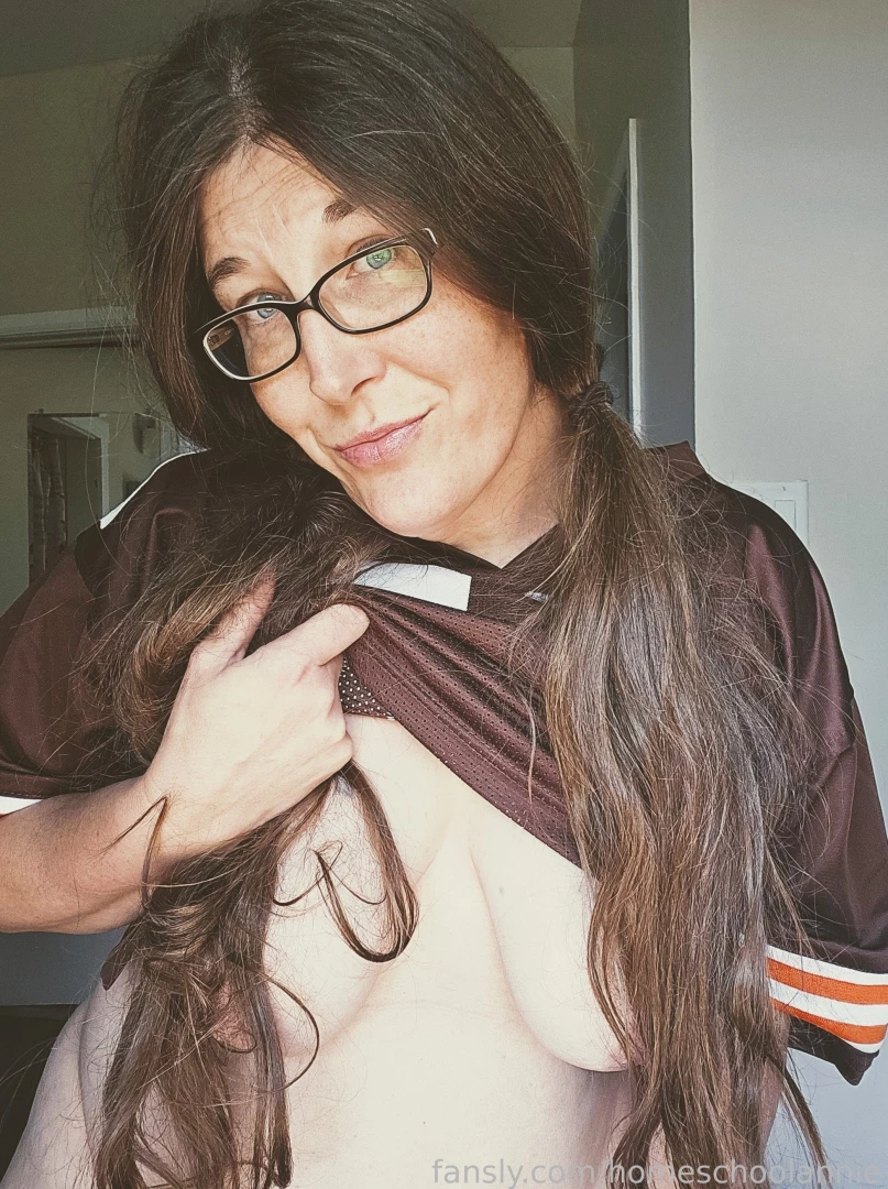 Who s old enough to remember bernie kosar i d love to be your hostess part 1 