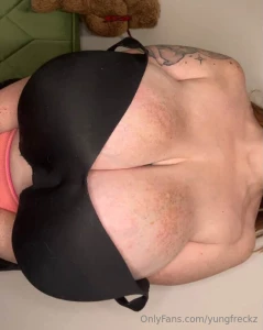 Am i crazy or is this like the best bra photo i ve ever taken please