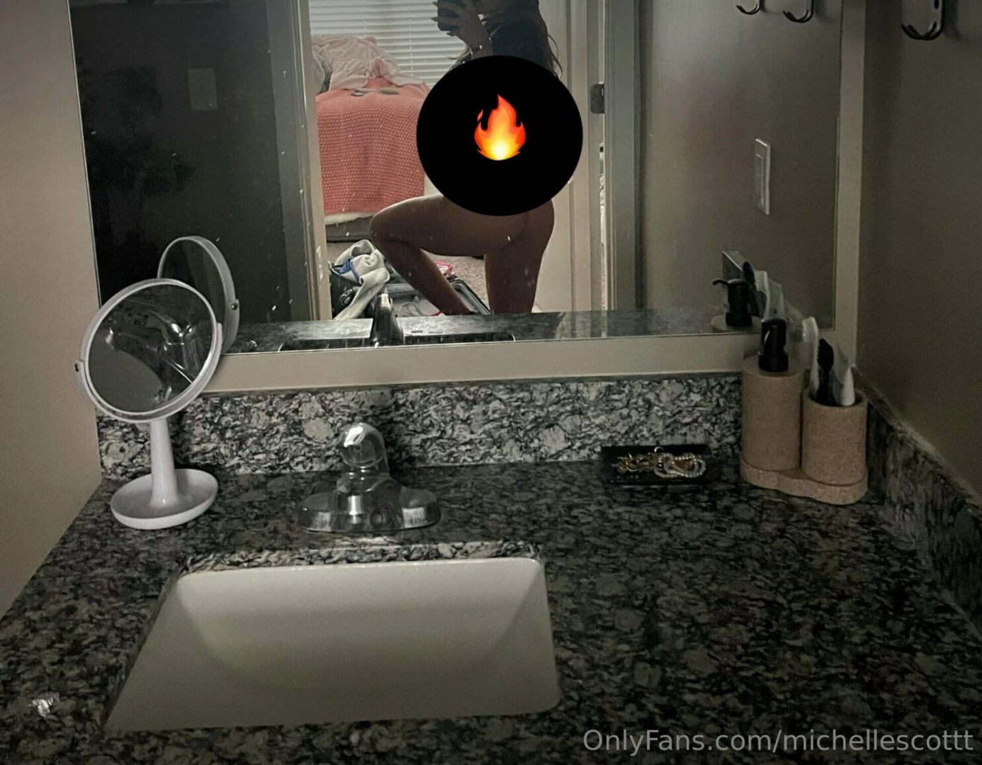 Spreadingg amp showing you what you came for cum get a closer look 