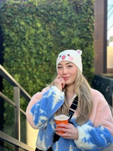 Hi babes recommend me do anything while i m in japan