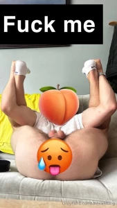For ass and hole lovers watch me spread my hole for you in various