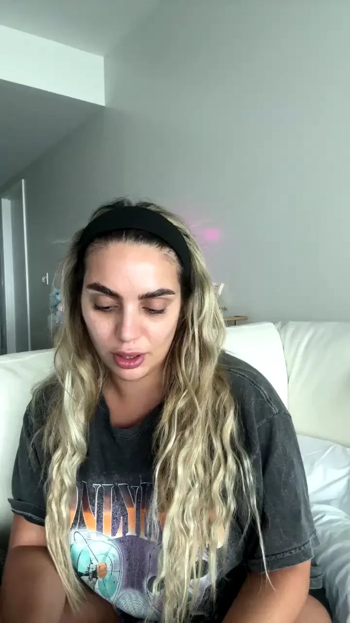 Come to my vip araqueenbae 