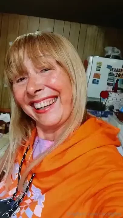 I wish you good night and sweet dreams dream with me i love you 