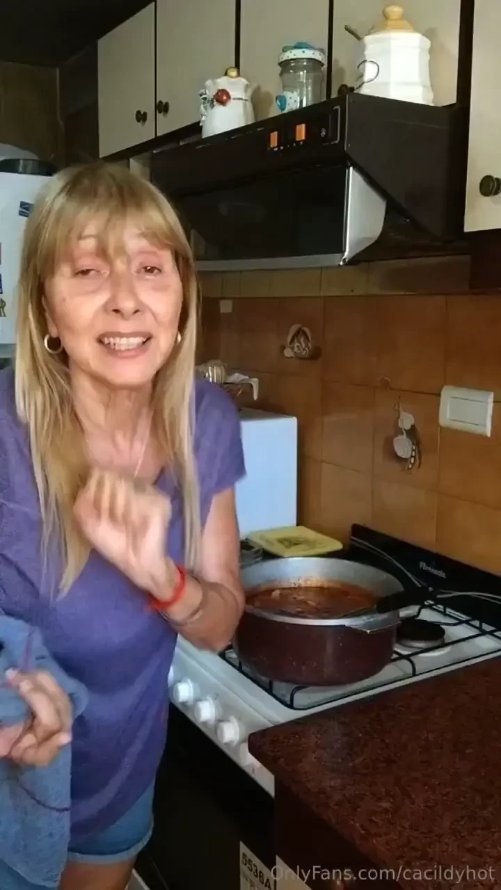 Good morning how are you have a nice sunday today i am cooking gnocchi 