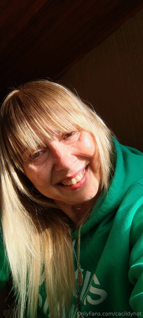 Good afternoon have a nice day selfies came out today 