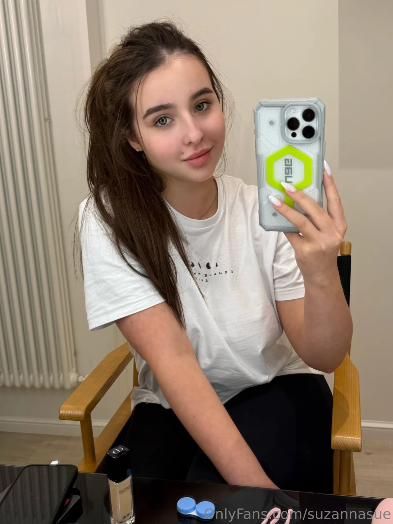 What s gonna happen next that s right very cool makeup 