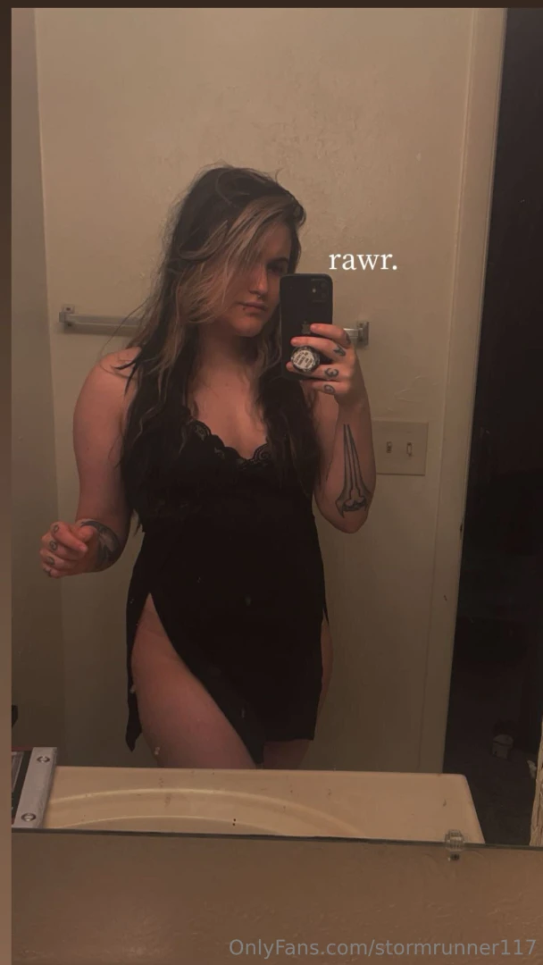 I bought a nightgown idk how i feel about it 