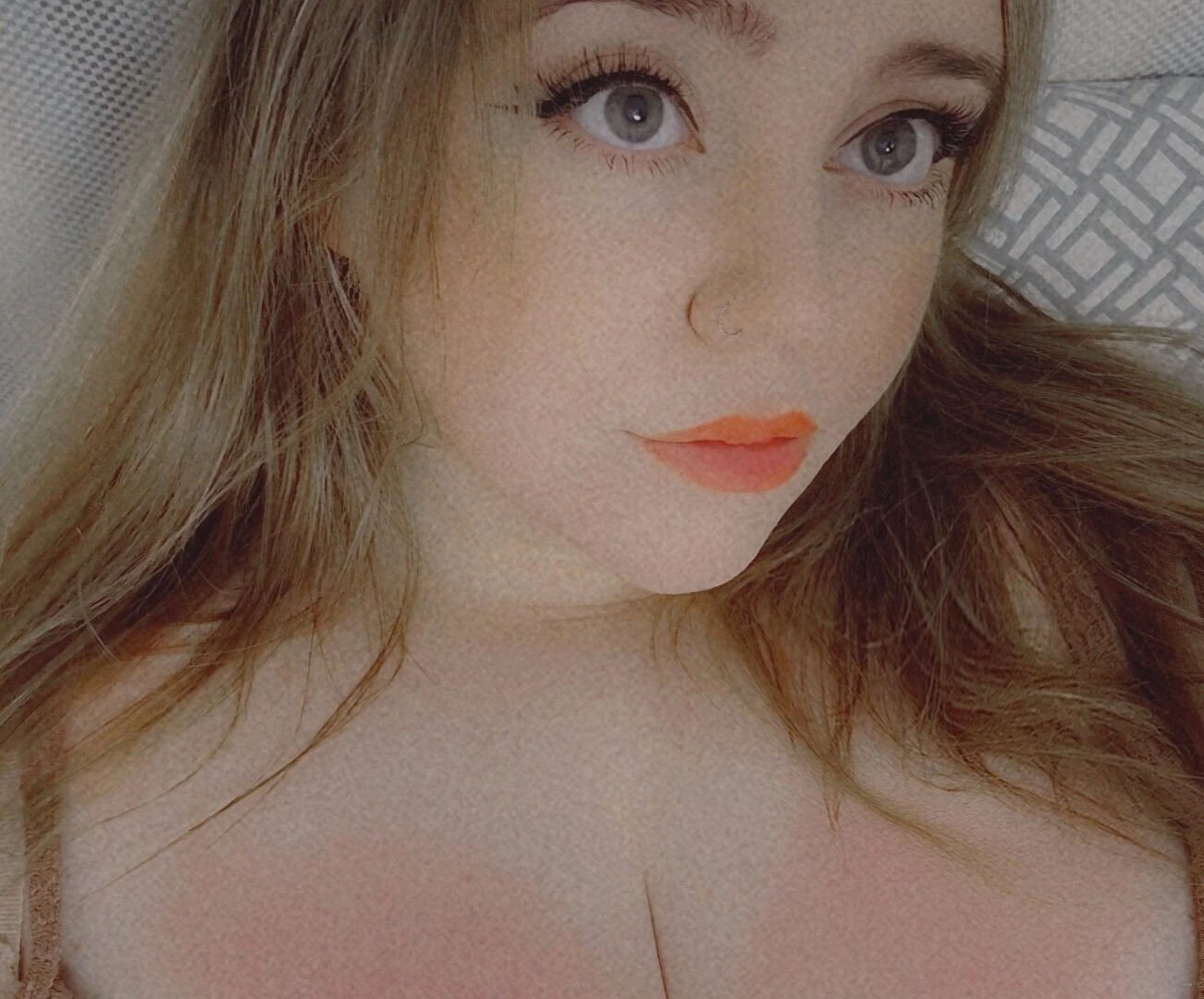 Can you see the red on my tiddies smh 