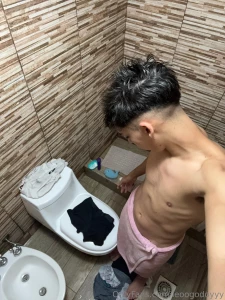 Want to see how i bathe part 1